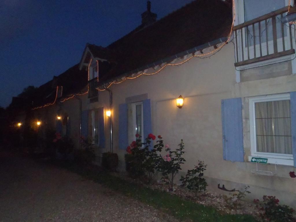 Chambres D'Hotes Du Domaine De Jacquelin Saint-Germain-du-Puy Exterior foto